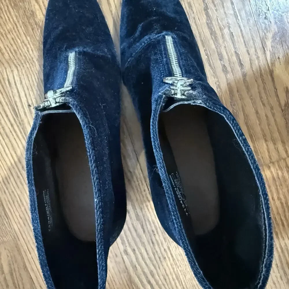 Zara Trafaluc Blue Suede Velvet Ankle Boots Front Zip Shoes EU 39 Quiet Luxury